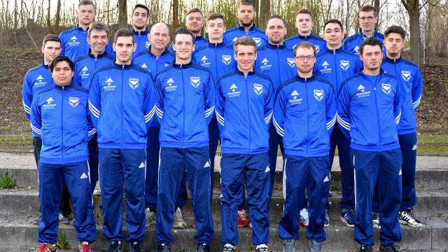 Neue Trainingsanzüge für die 1. und 2. Mannschaft