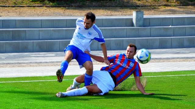 Adler-Erste siegt auf neuem Kunstrasenplatz
