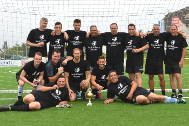 Dorfturnier und Neunmeterschießen finden großen Anklang