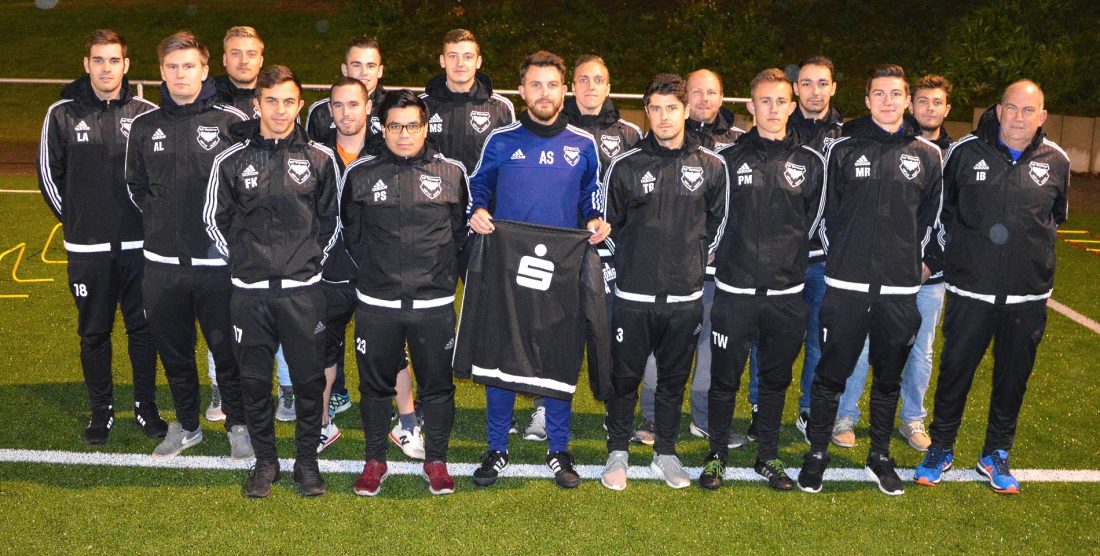 Neues Outfit für die Adler-Erste!