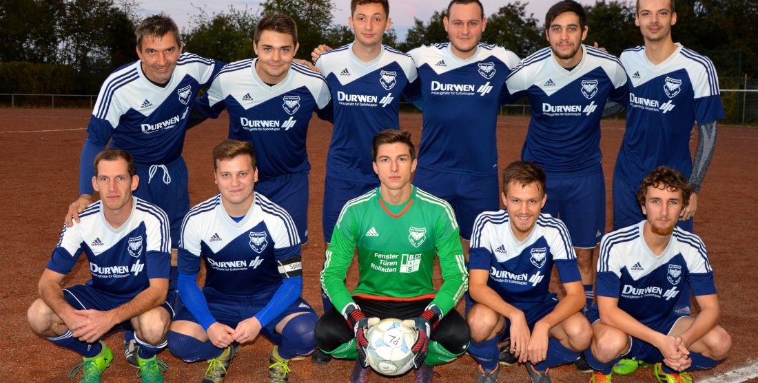 Derbysieg für den Spitzenreiter